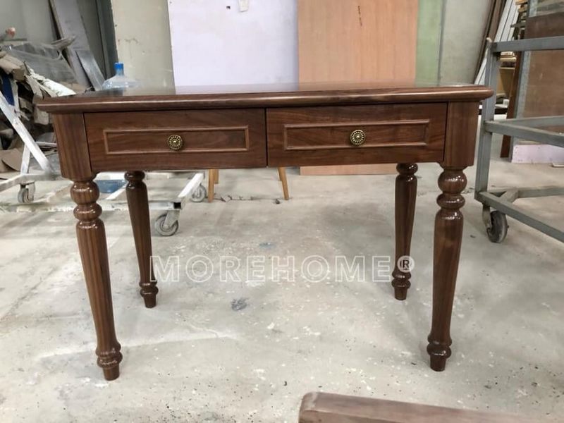 Nội thất MoreHome đầu tư hệ thống xưởng gỗ tự nhiên hiện đại chuyên cung cấp các sản phẩm bàn trang trí gỗ óc chó cao cấp .