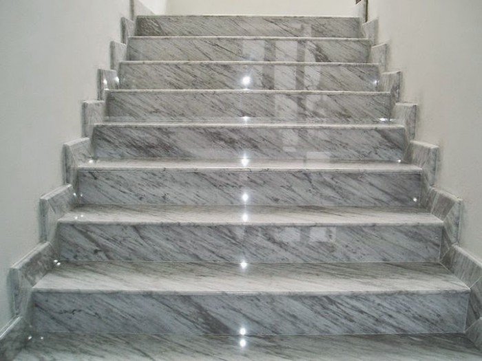 Đáốpcầuthang14